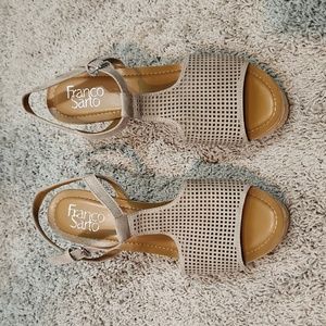 Franco Sarto Wedge sandles Tan Size 8.5M in EUC